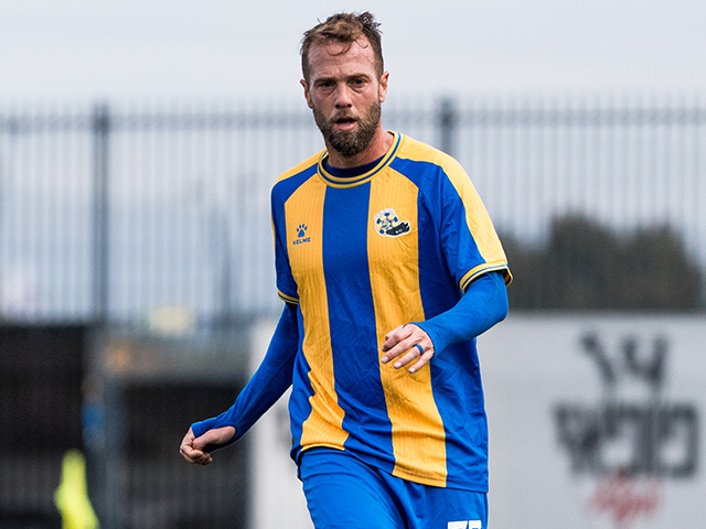 מעל הליגה. מסיקה (טים נודלמן)